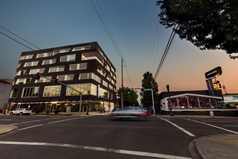 Exterior & Views 1, Jupiter Hotel, Multnomah