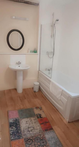 Bathroom, The Red Lion, Cumbria