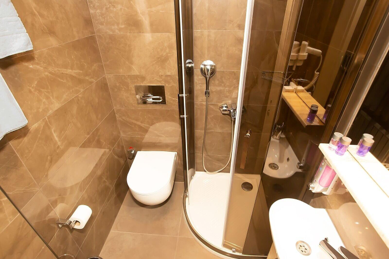 Bathroom 4, Odaman Hotel, Bandırma
