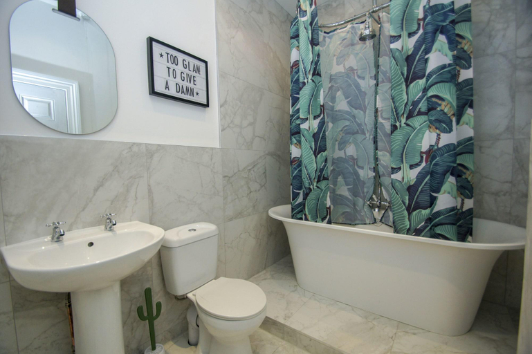 Bathroom 4, Brighton Lanes Townhouse Central by Brighton Holi, Brighton and Hove