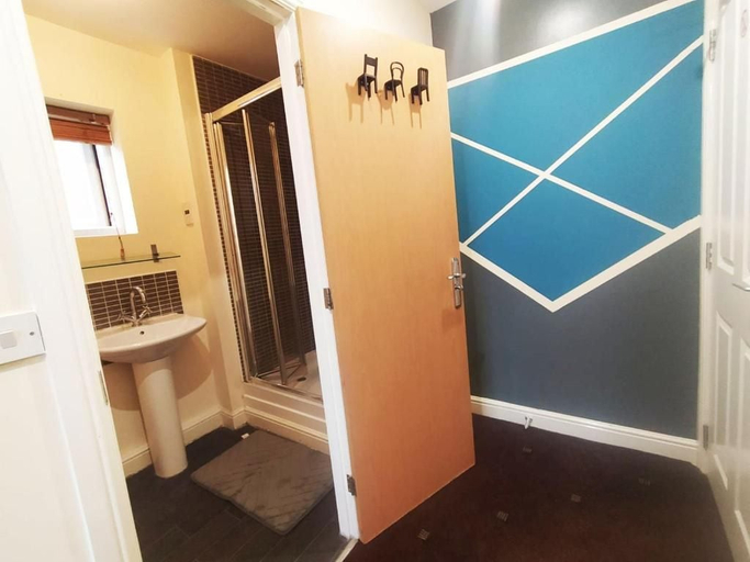 Others 5, Bankwell Guest House, Manchester