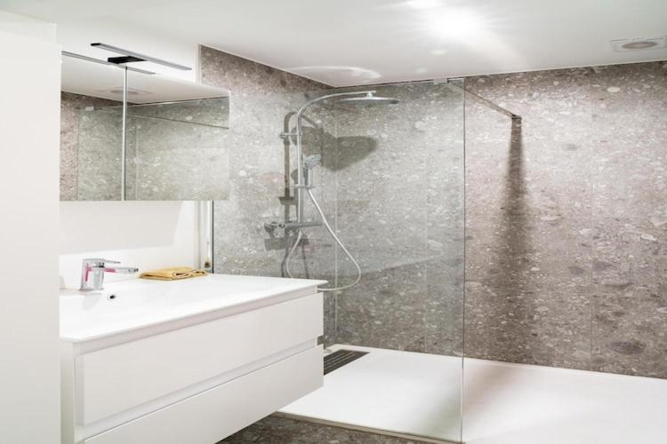 Bathroom 5, 3 bedroom cosy apartment, Antwerpen