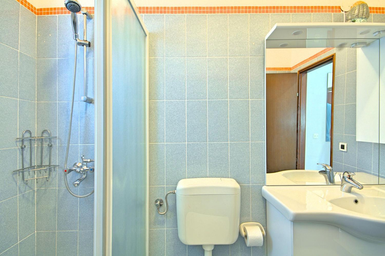 Bathroom 3, Coastal serene stay in Umag, Umag
