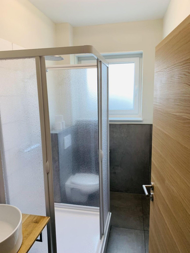 Bathroom 3, Zimmer Adelheid, Celle