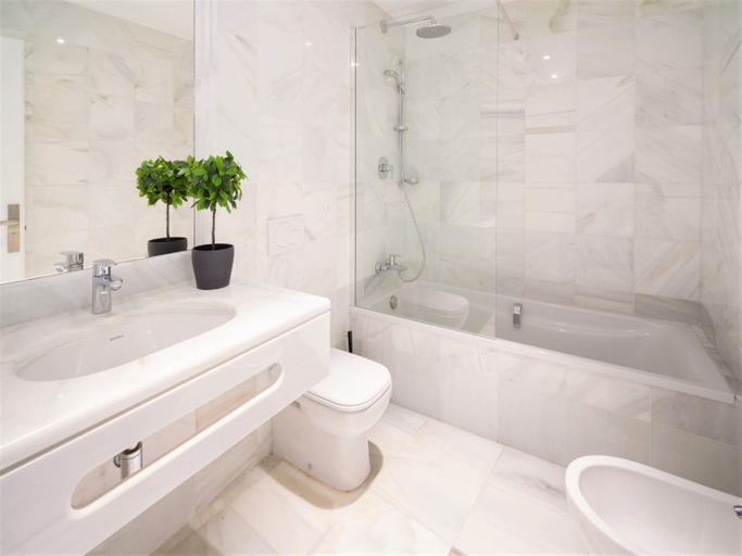 Bathroom 5, 1-bedroom lodge stay in Antwerp, Antwerpen