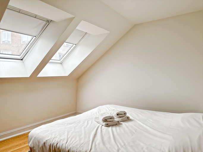 Room 4, Self Check in 2 Bedroom in Brussels, Bruxelles