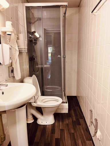 Bathroom 3, Old Town Munkenhof Guesthouse - Hostel, Tallinn