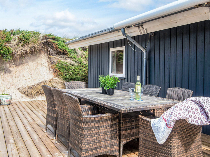 Others 5, 4 Star Holiday Home in Blokhus-by Traum, Jammerbugt