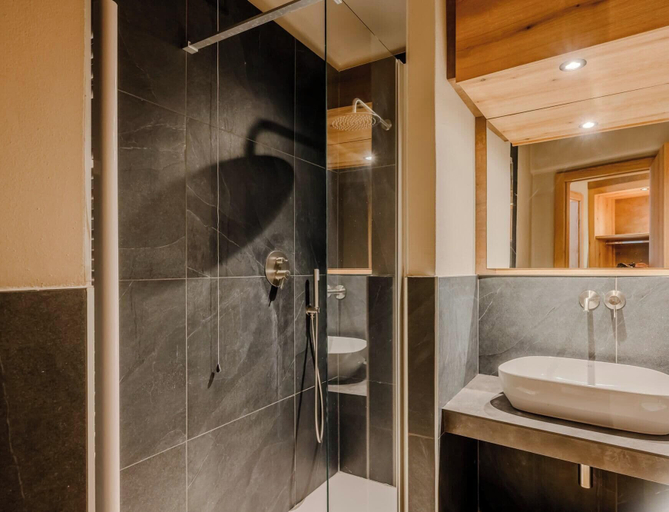 Bathroom 5, Hotiday Sauze Torre, Torino