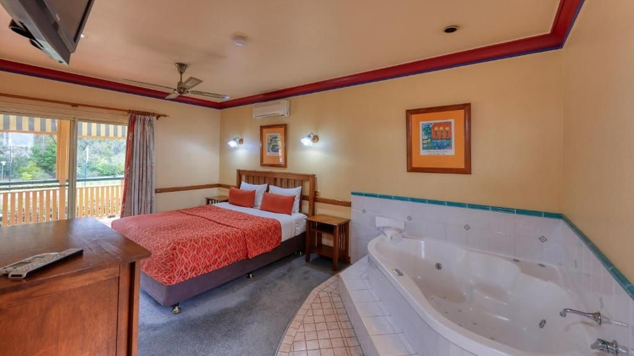Bedroom 3, Dalby Homestead Motel, Dalby