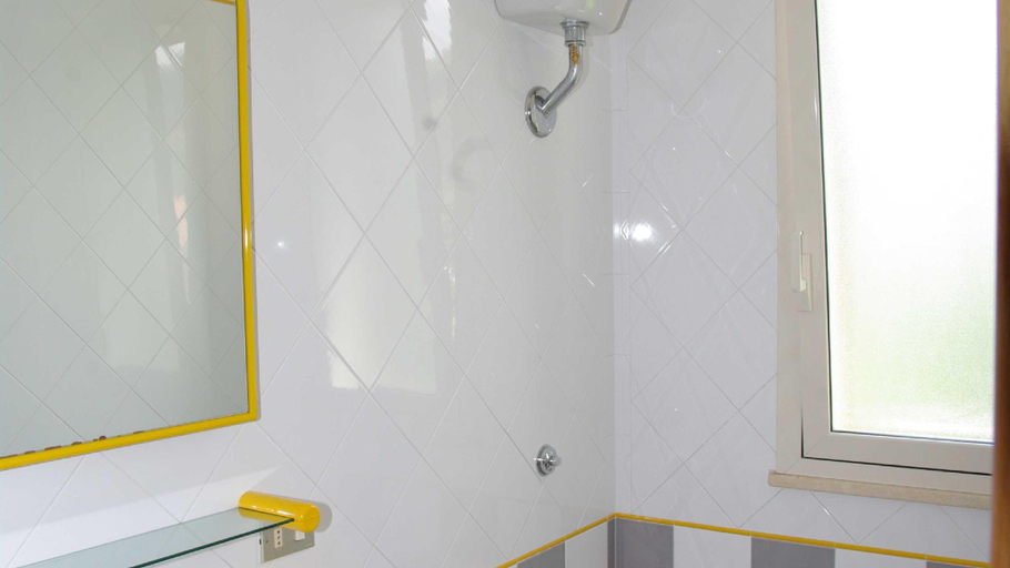 Bathroom 3, Beautiful apartment for 2 people in residence, Palermo