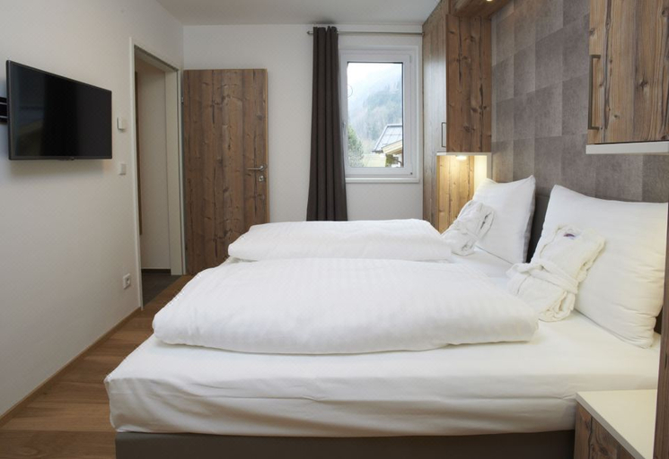 Bedroom 4, Ski & Golf Suites by Alpin Rentals - incl Summercard, Zell am See
