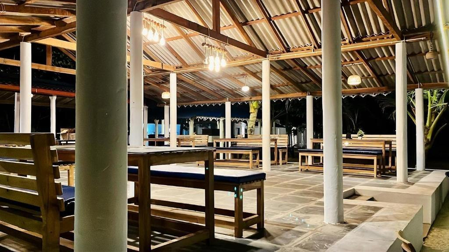 Food & Drinks 4, Vibes and Tides By Enlightened vagabonds, Uttara Kannada