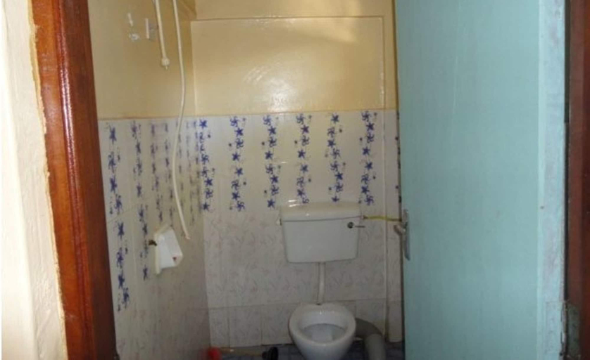 Bathroom, Salmond View Hotel, Kanduyi