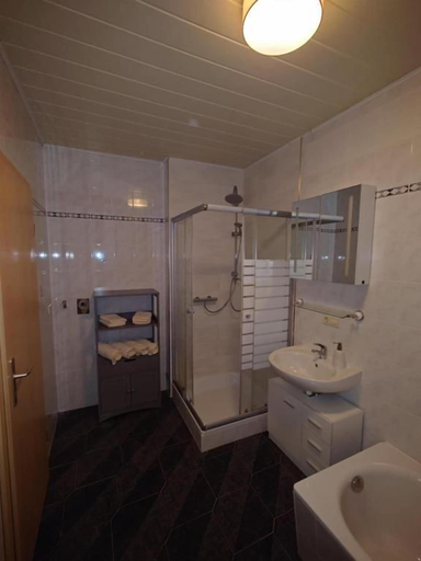 Bathroom 3, Ferienwohnung Brunow, Saale-Orla-Kreis