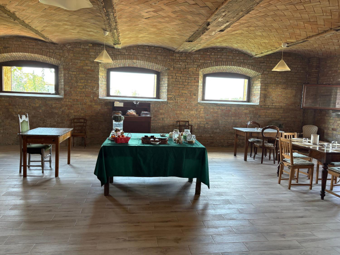 Food & Drinks, Fattoria Amelia, Parma