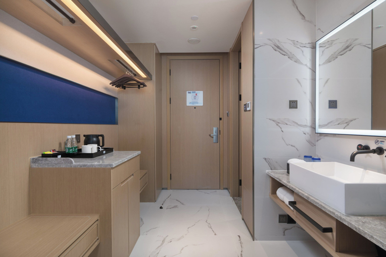 Bathroom 4, Holiday Inn Express NANCHANG WEST STATION by IHG, Nanchang