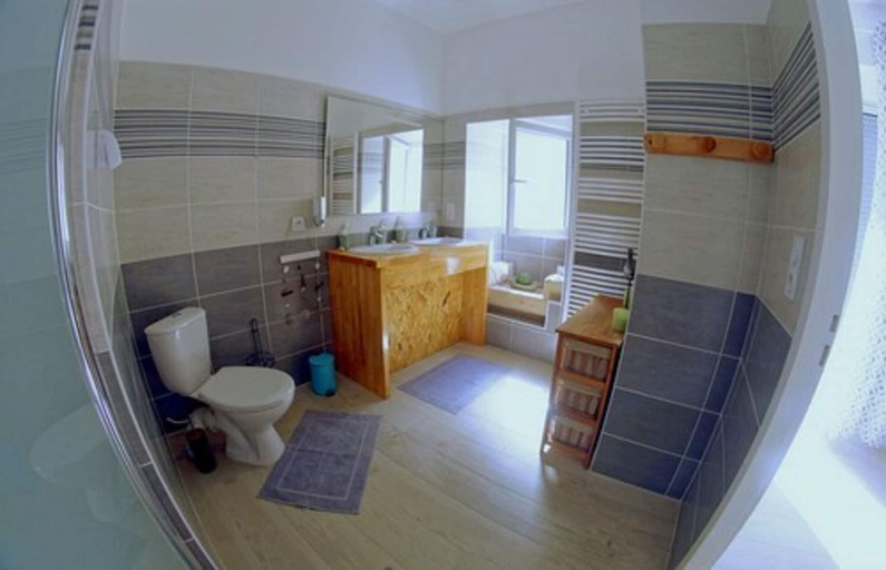 Bathroom 3, Best Saintonge, Charente-Maritime