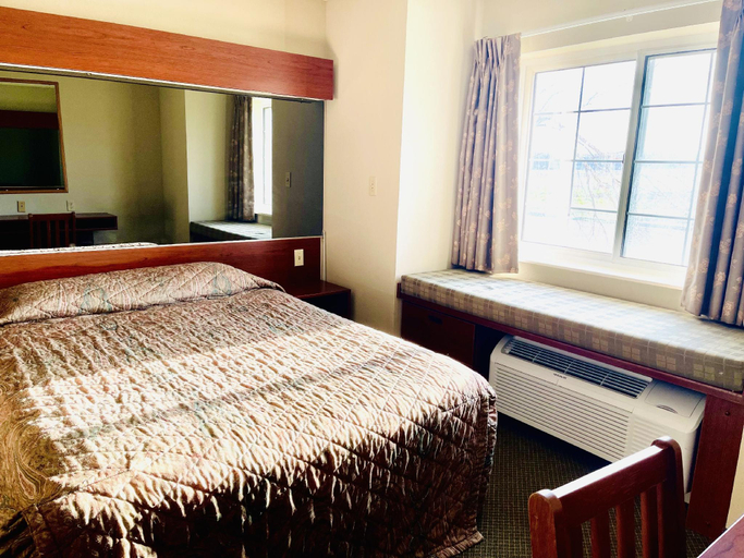 Bedroom 2, Welcome Inn & Suites, Tunica