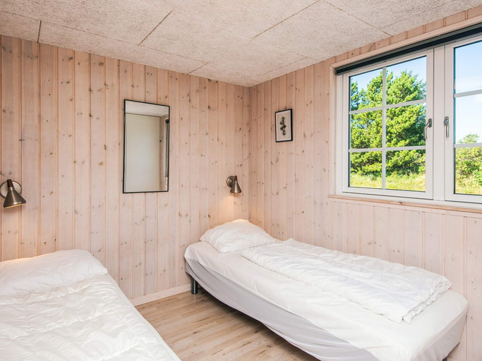 Others 4, 5 Star Holiday Home in Blavand, Varde