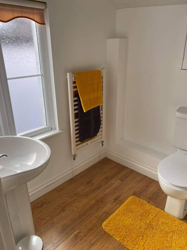 Bathroom 4, The Martlet Inn, Somerset