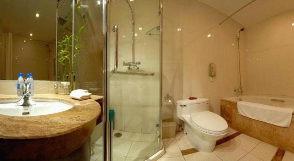 Bathroom 4, Beijing Jiangxi Grand Hotel, Beijing
