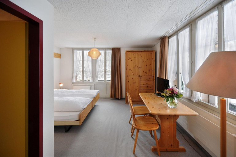 Bedroom 2, Hotel Sternen Budget, Obersimmental