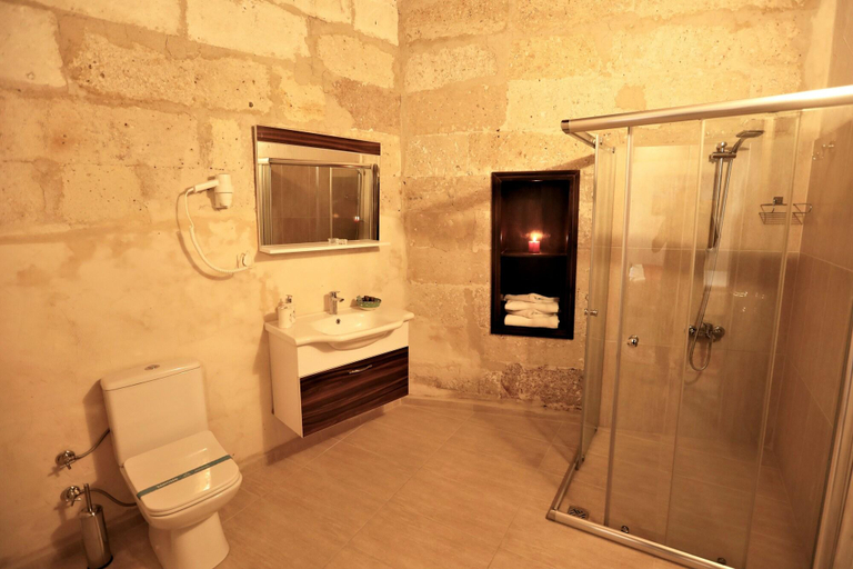 Bathroom 5, Orion Cave Hotel, Ürgüp