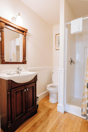 Bathroom 3, HollyHedge Estate, Bucks