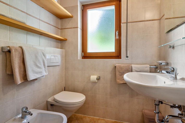 Bathroom 3, Kranebitterhof Apt Enzian, Bolzano
