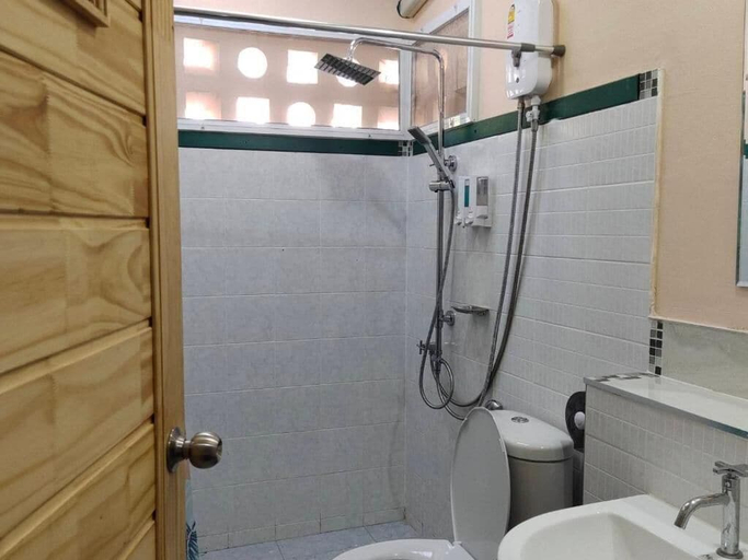 Bathroom, Aunt & Uncle's House, Muang Chiang Mai