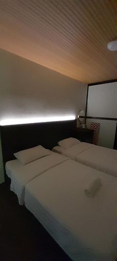 Bedroom 2, WIND VALLEY FARMSTAY (MT.VIEW 2 PAX TWIN@NO.5), Ranau