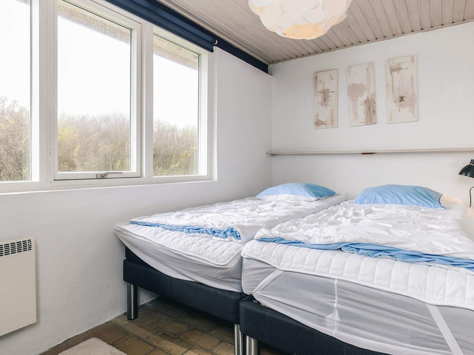 Bedroom 2, 4 Star Holiday Home in Lokken, Hjørring