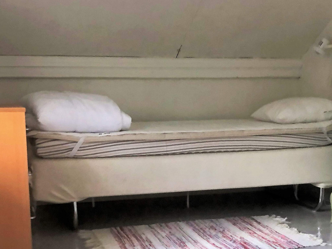 Bedroom 4, 5 Person Holiday Home in Kungshamn, Sotenäs