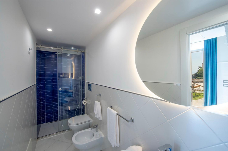 Bathroom 3, YourHome - Casa Lucente, Salerno