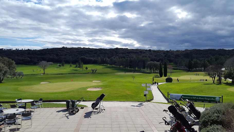 Others 5, Golf Ra Sidence De Na Mes Vacquerolles, Gard