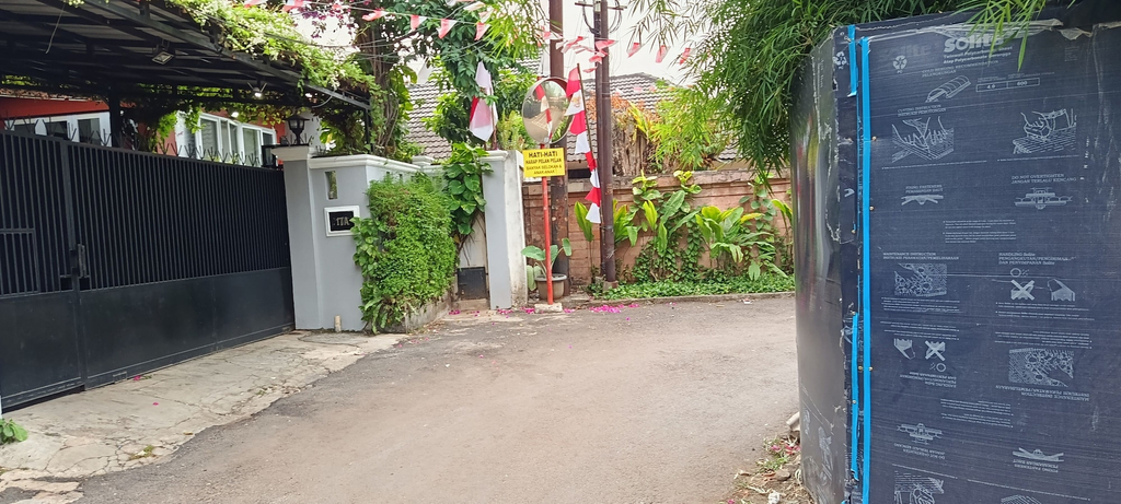 Property grounds, Guesthouse Puri at Kemang, South Jakarta