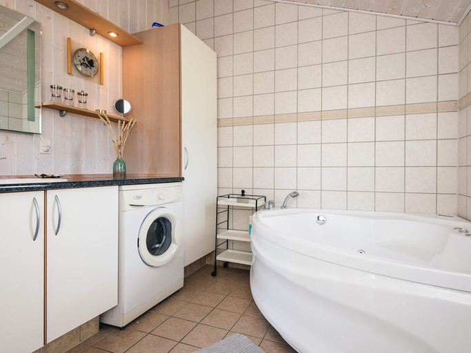 Bathroom, 5 Star Holiday Home in Hadsund, Mariagerfjord