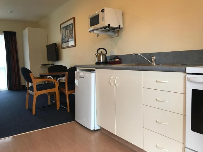 Others 5, The Peaks Motor Inn, Ruapehu