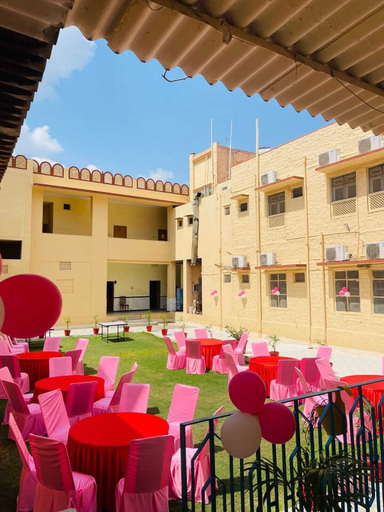 Outdoor dining, Hotel Akshey, Jodhpur