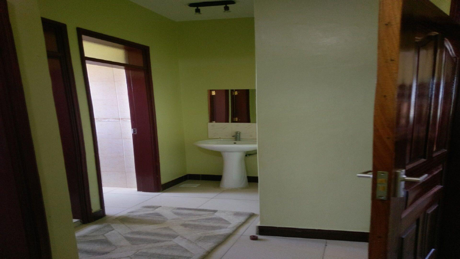 Bathroom 4, Suswa 7 Sunset, Kisauni