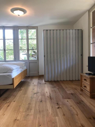 Bedroom 2, Hotel Sternen Budget, Obersimmental