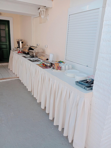 Food & Drinks 4, Aristides Studios, Ionian Islands