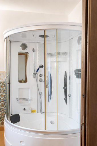 Bathroom 2, Hotel Sor Paolo, Florence