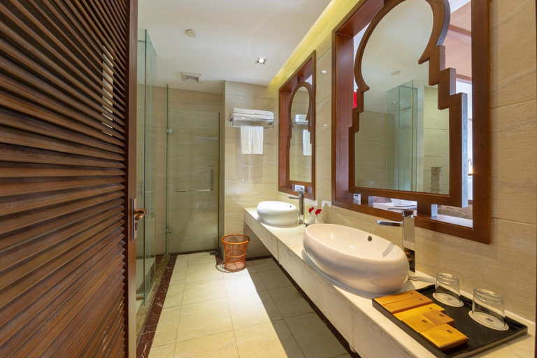 Bathroom 5, Grand Metro Park Bay Hotel, Sanya