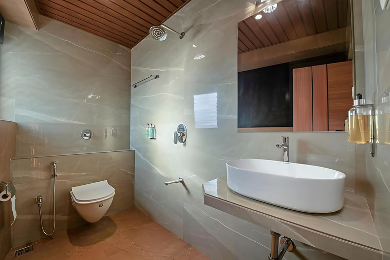 Bathroom 5, Hotel Shoolin Comforts, Dakshina Kannada