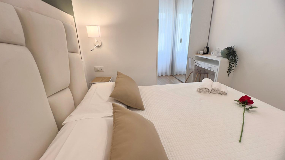 Bedroom 4, Le Sirene Rooms, Napoli