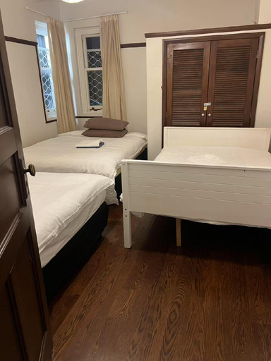 Bedroom 3, 4 double 2 sofa beds in a apartment, Waitakere