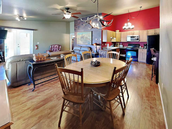 Food & Drinks, Alto Paradise by Ruidoso Vacation Rentals, Lincoln