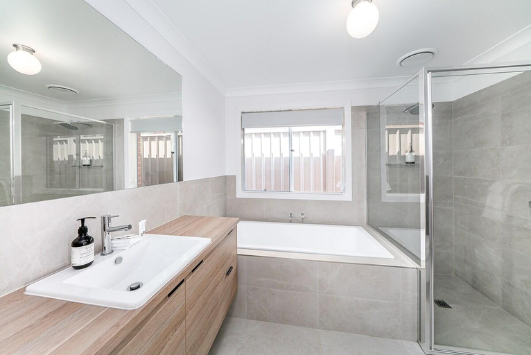 Bathroom 3, Modern Escape in a Quiet Neighbourhood, Wagga Wagga - Pt B